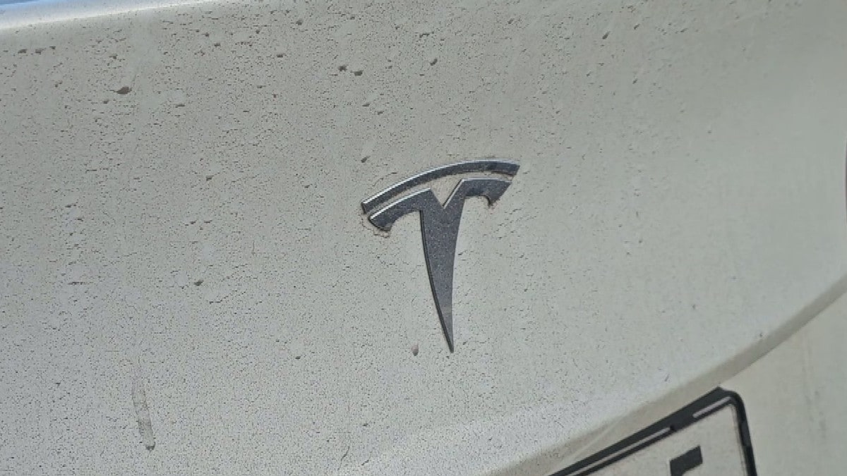 Mann fjernstyrte Tesla fra bygårdsbrann i Tønsberg