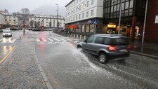 KLISSVÅTT: Det har kome 3070 millimeter med nedbør i Bergen i 2017. Berre litt manglar for at det skal bli historisk rekord.