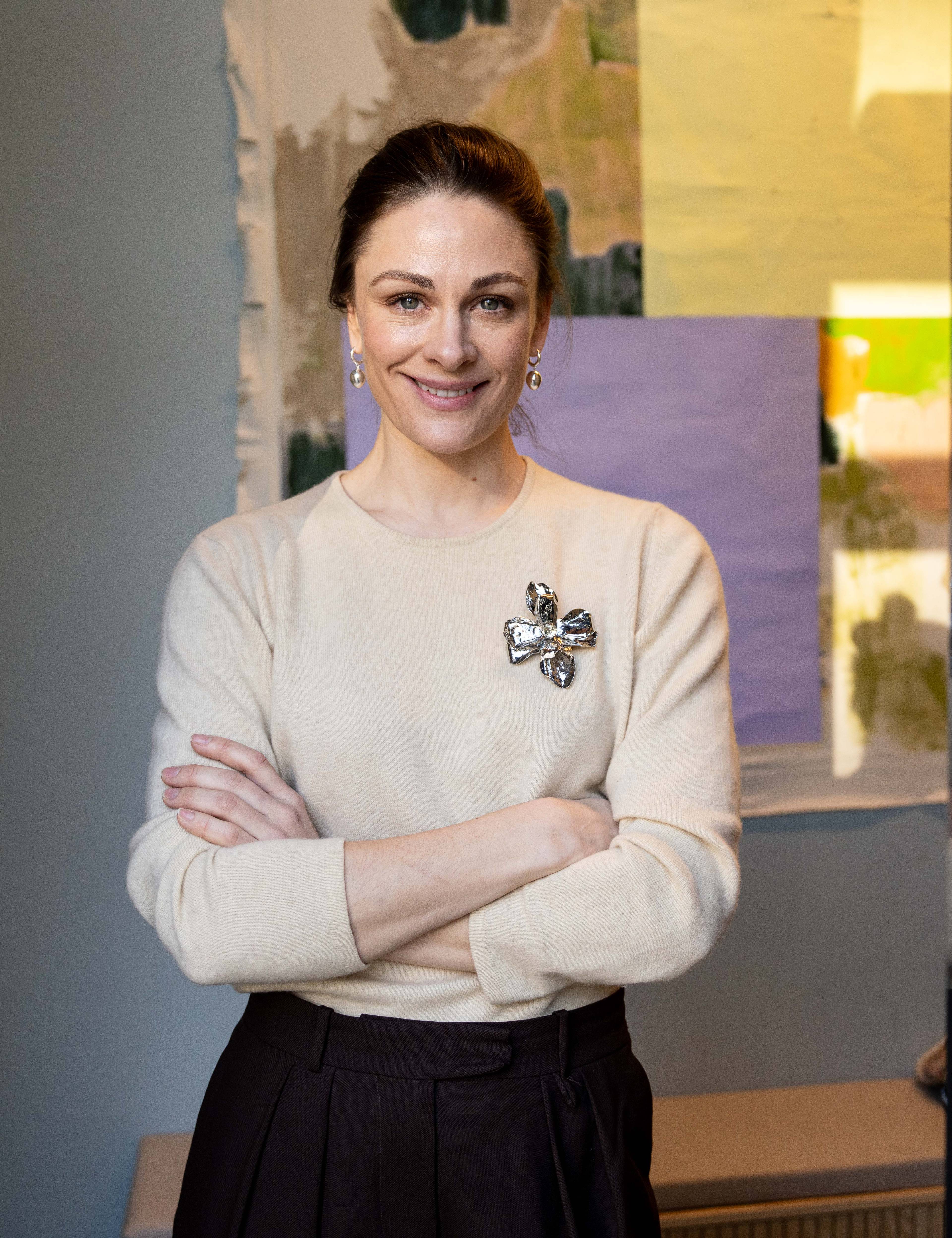 Jenny Skavlan ser i kamera og smiler