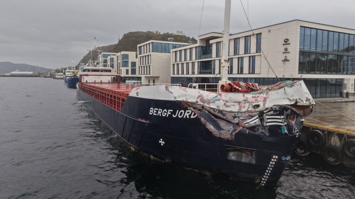 Tre store skip kolliderte ved Ålesund - vet ennå ikke årsaken