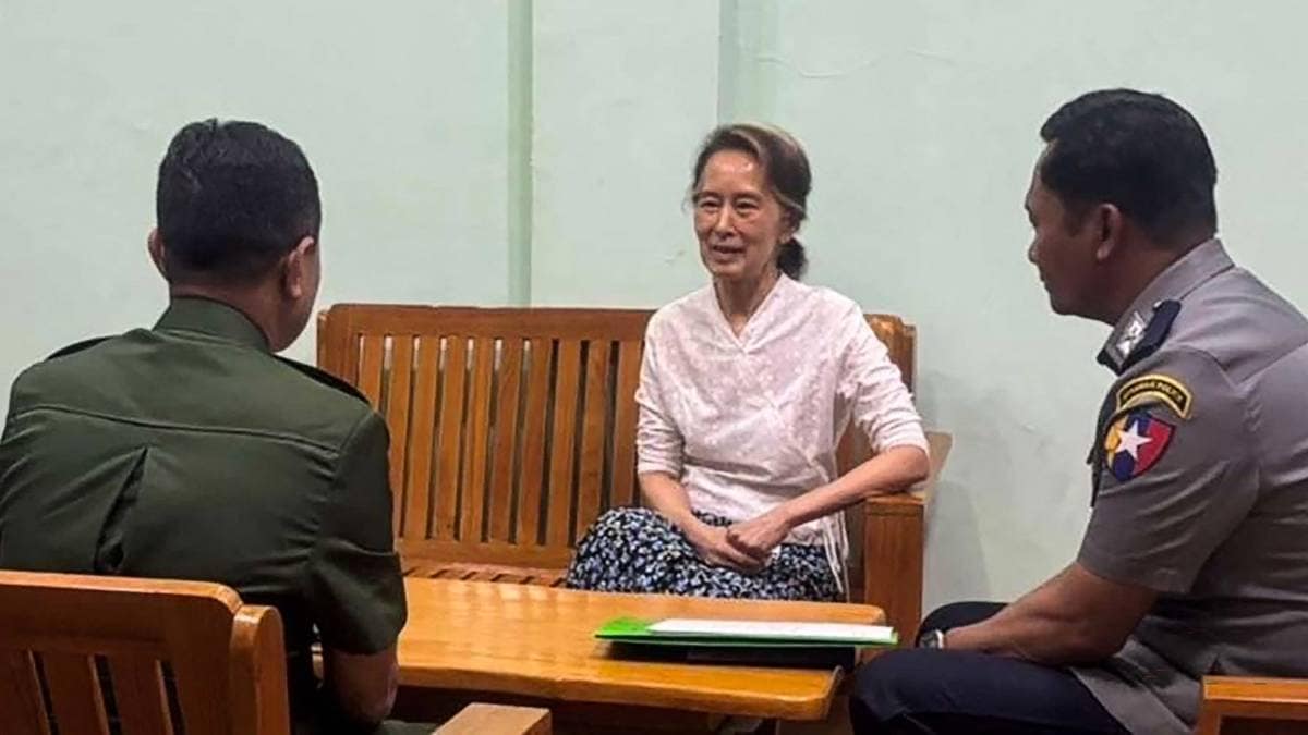 Fredsprisvinner Aung San Suu Kyi overført til husarrest