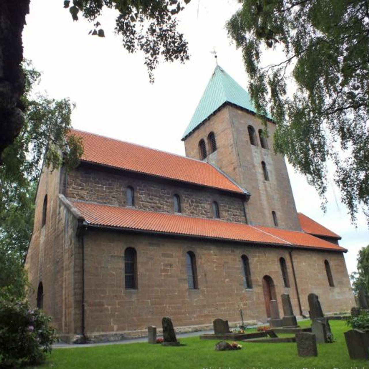 Gamle Aker kirke