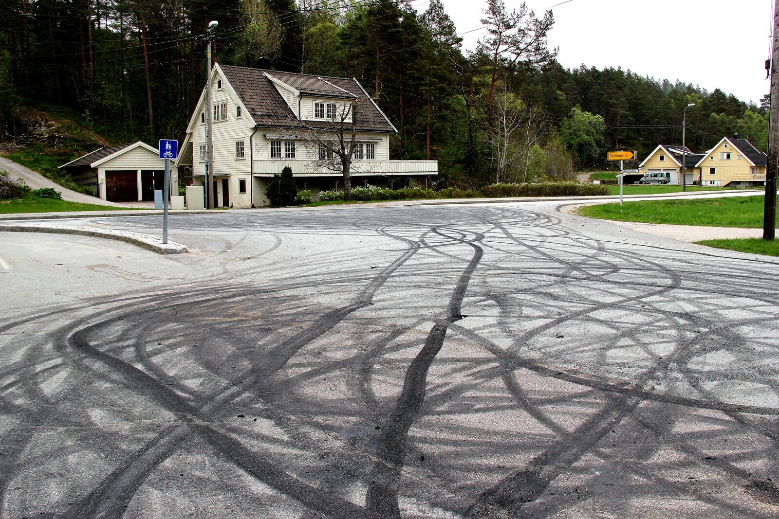 kxy4lgWjQim3NL1C_yYvGQRYkC9ST_QFiNtOuR19B0gw