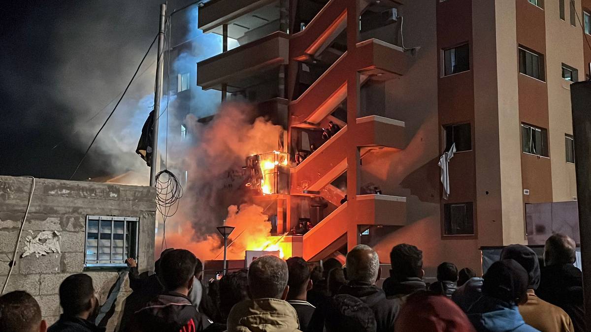 Sykehus i Khan Younis truffet av bombe