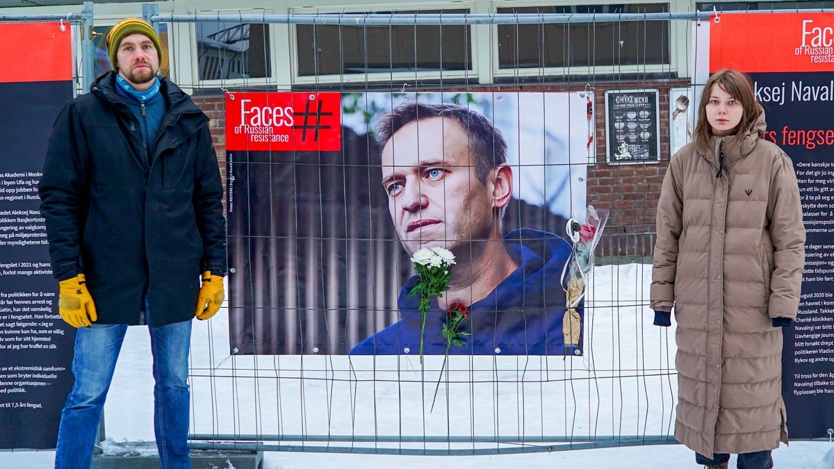 Russiske journalister om Navalnyjs død: – Jeg håper at det er falske nyheter