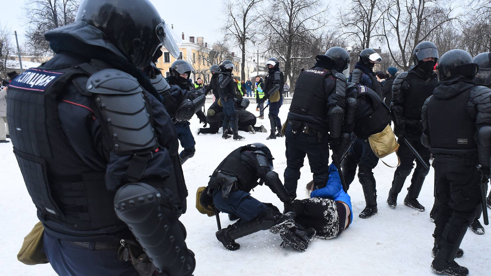 Полиция отказалась. Полиция отказались разгонять митинг. Немцов задержание на митинге. Революция в России 2021.