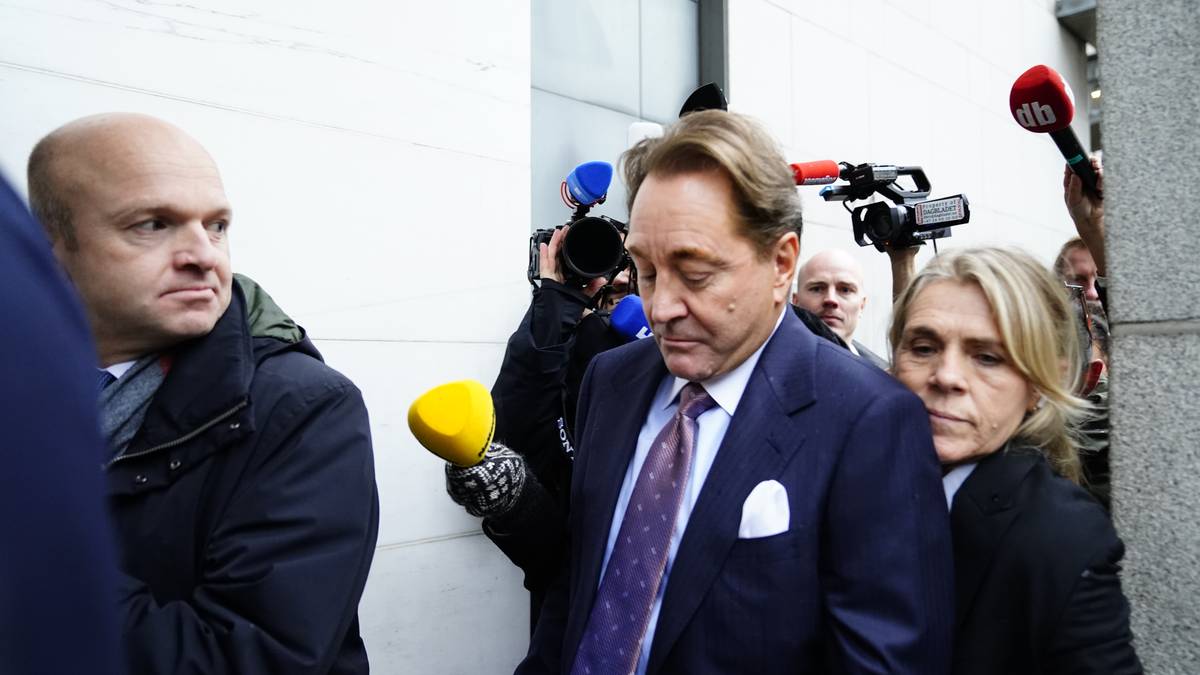 Røkke sier han aldri planlegger å flytte tilbake til Norge