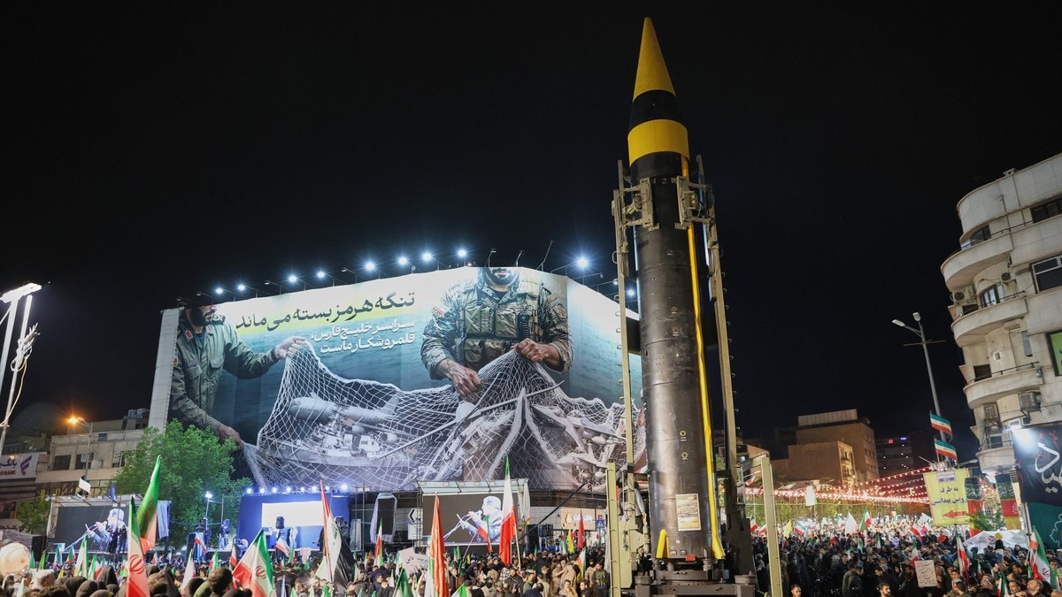 Trump gir Iran milliarder for &aring; avslutte krigen han startet