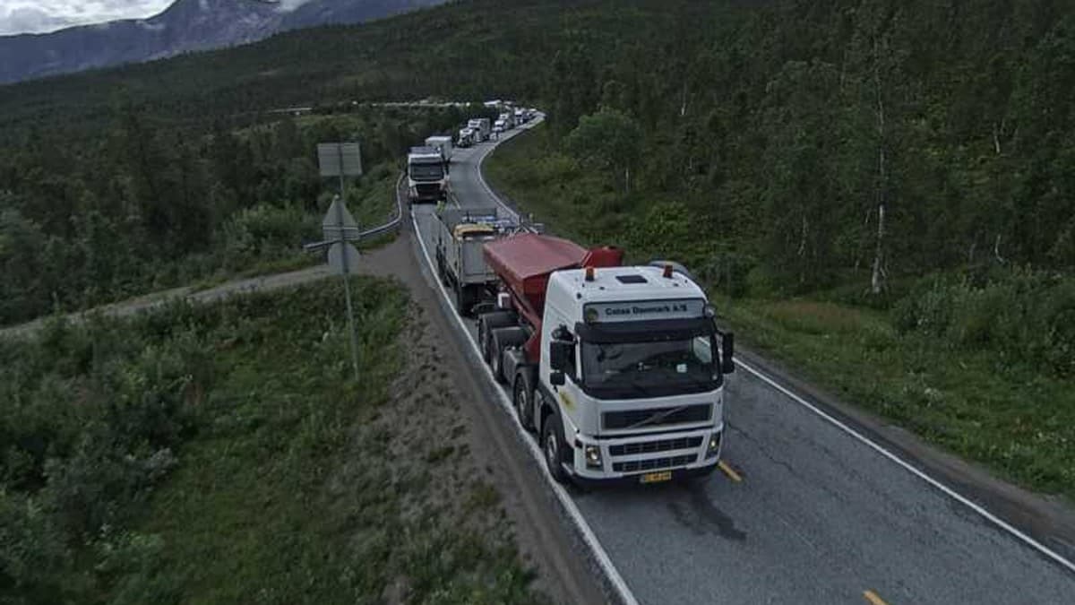 Kobbskartunnelen stengt etter røyk fra bobil