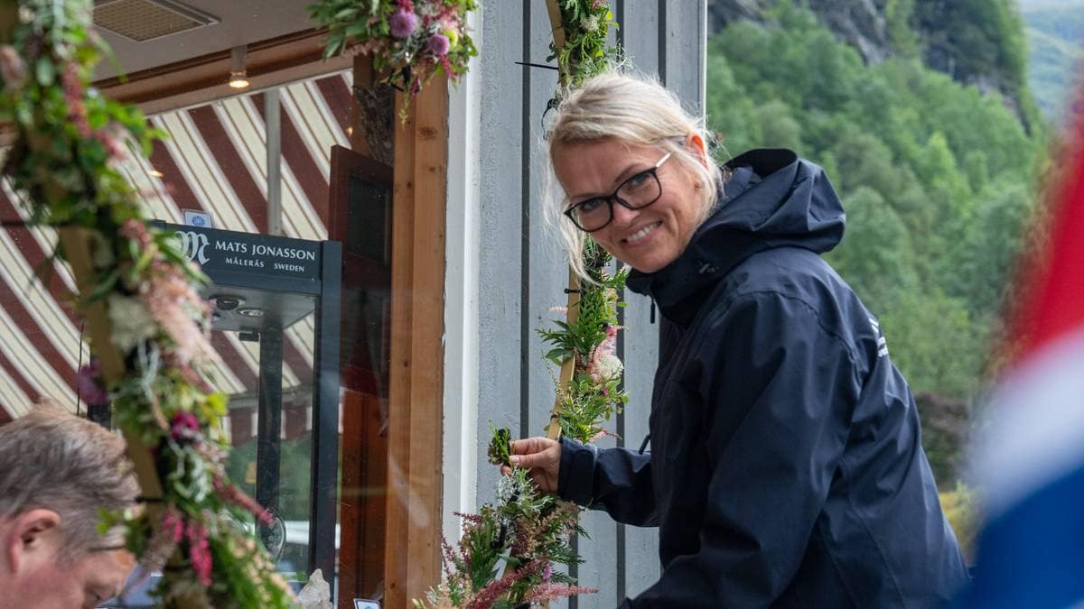 Turistar i Geiranger: ante ikkje at det var bryllaup i helga