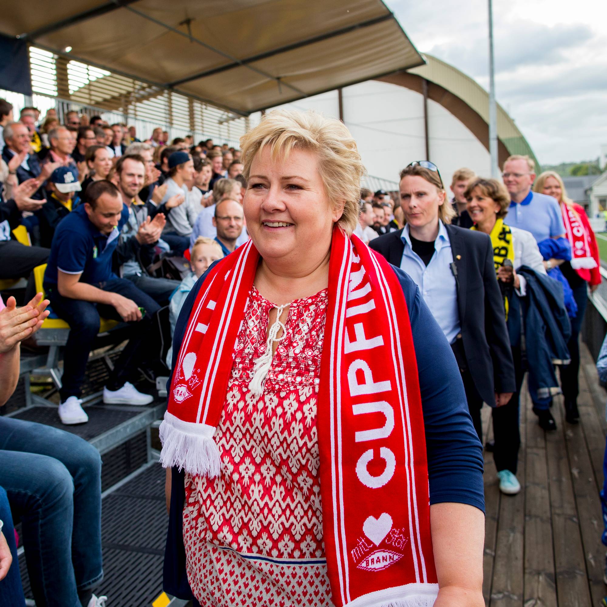Sandvika 20150629.OBOS-ligaen, 1. divisjon fotball 2015: Bærum-Brann. Statsminister Erna Solberg ankommer 1. divisjonskampen mellom Bærum og Brann på Sandvika stadion på Kadettangen.Foto: Vegard Wivestad Grøtt / NTB scanpix