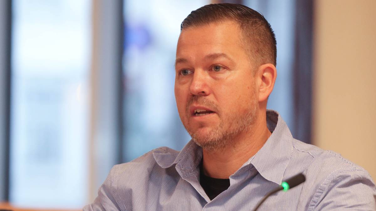 – Bygger ned velferden