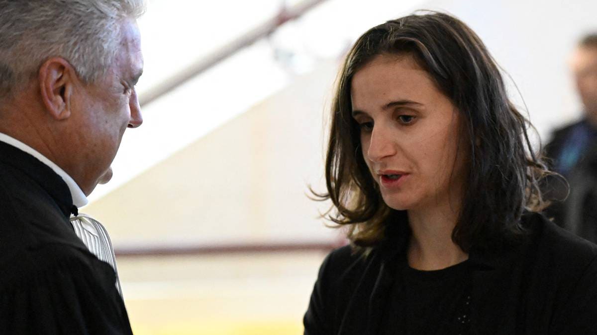 Fransk avis: Skiskytterstjernen Julia Simon innrømmer tyveri