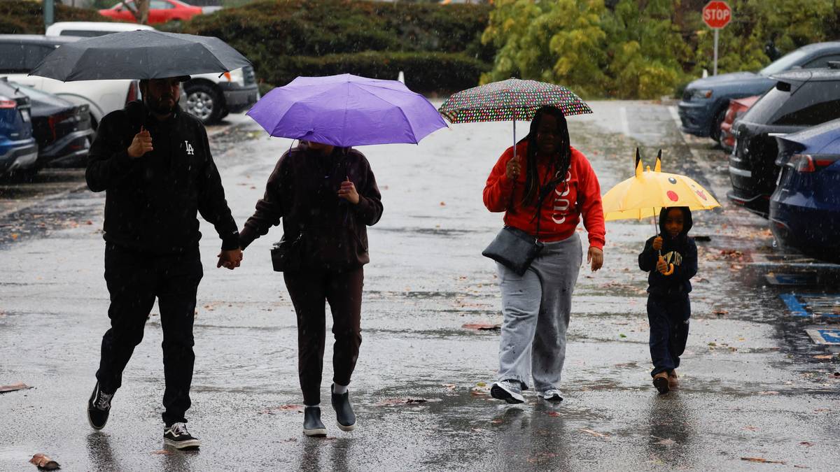 Erklærer unntakstilstand i California før uvær