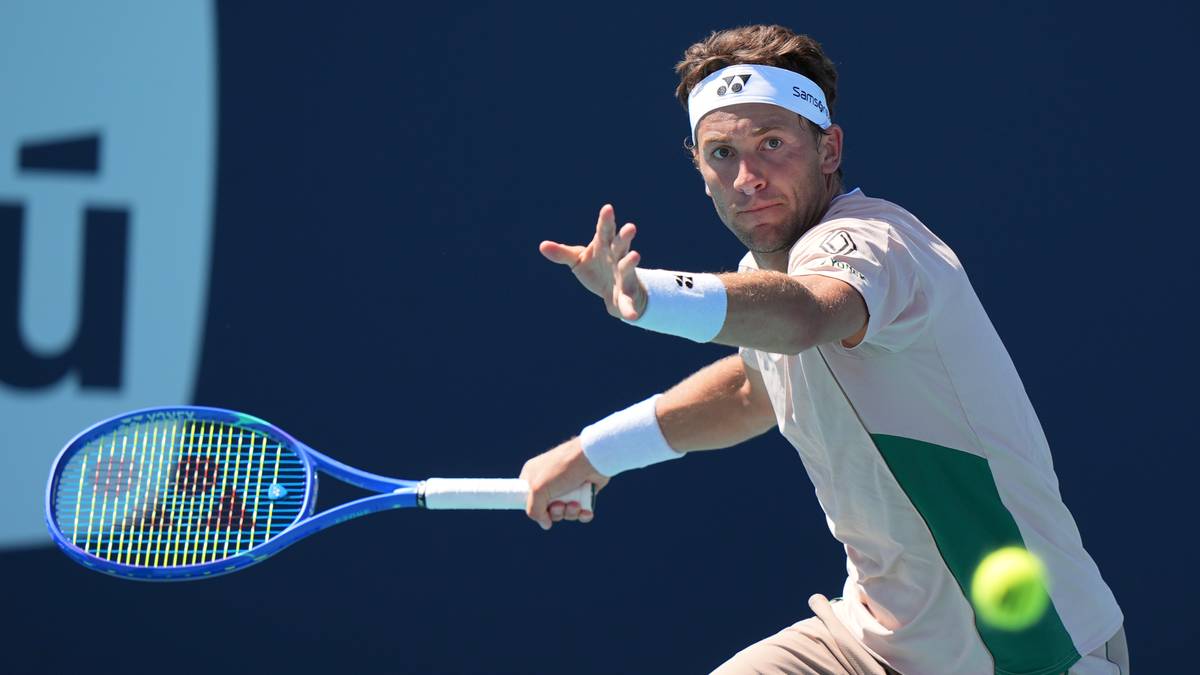 Casper Ruud på vei ut av Miami Open – kampen mot Cerundolo avbrutt av regn