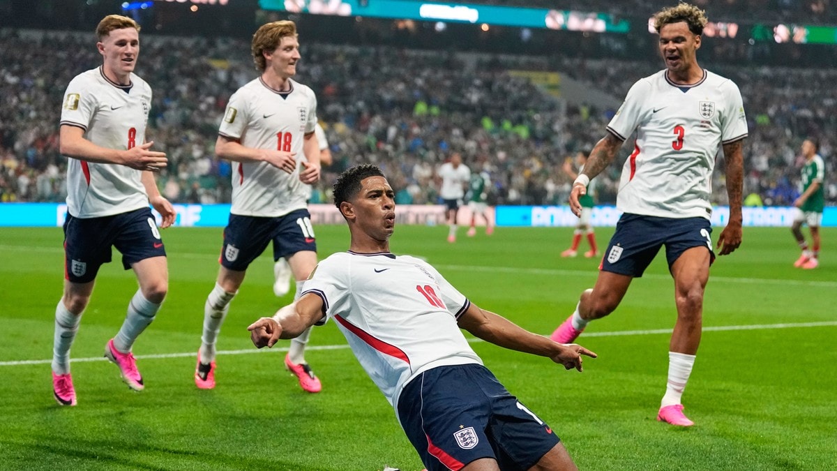 England «humpet» seg videre i VM-drama:– Norge skal respektere dem, men ikke frykte dem England sikret kvartfinaleplass etter en høydramatisk kamp mot Mexico med fem mål, rødt kort, og to straffespark. Nå møter de Norge i kampen om en semifinaleplass.