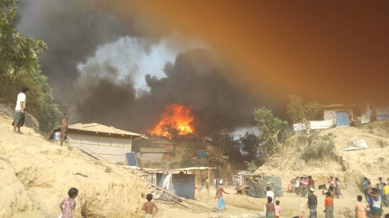 Fire in the world's largest refugee camp, Cox´s Bazaar in Bangladesh.  The pictures are credited to Bangladesh Red Crescent