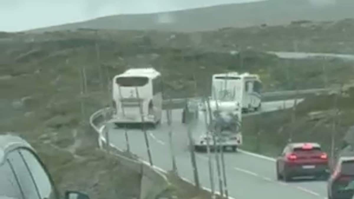 Reagerer på bussen på Hardangervidda: – Sat med hjartet i halsen