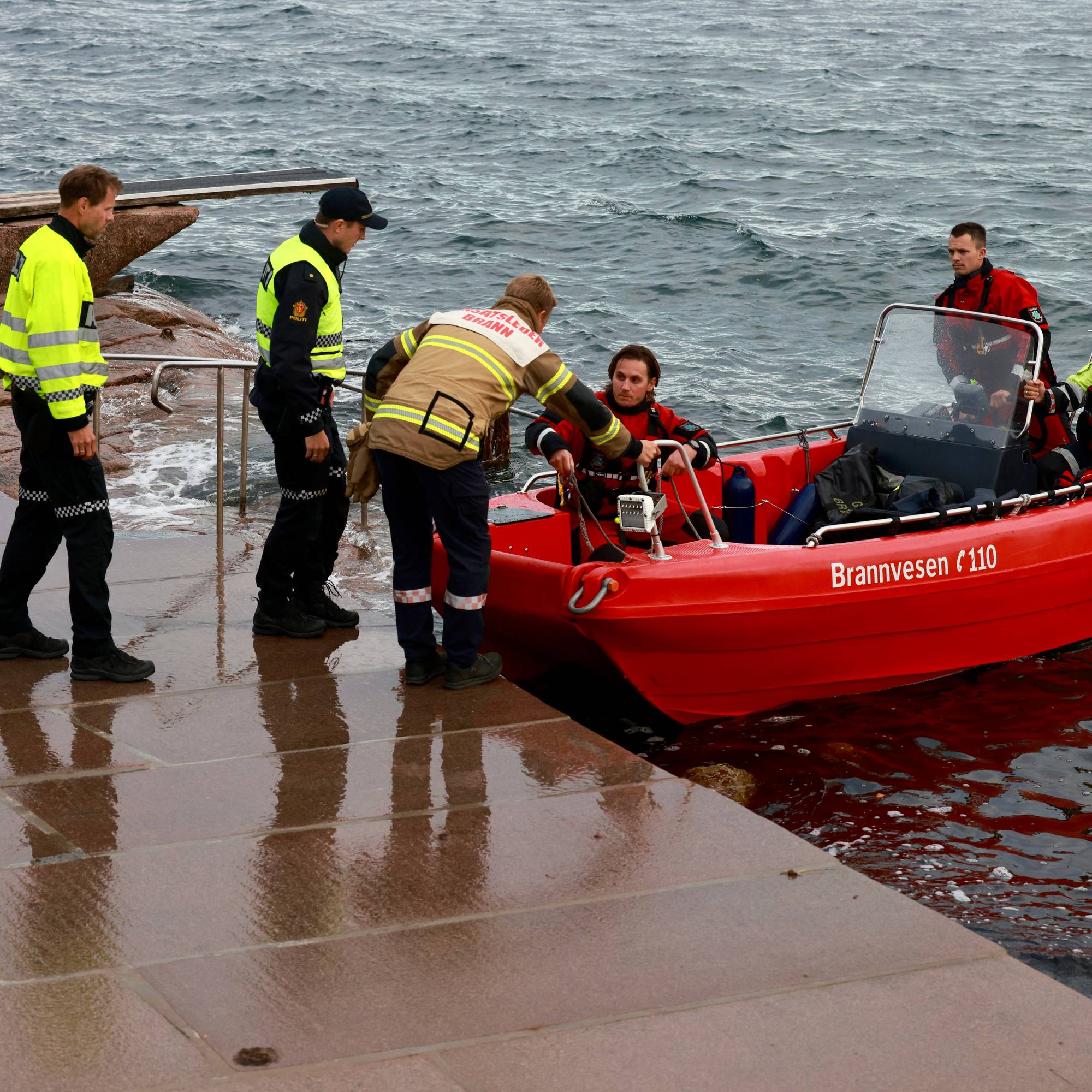 Redningsaksjon ved Fevik utenfor Grimstad.