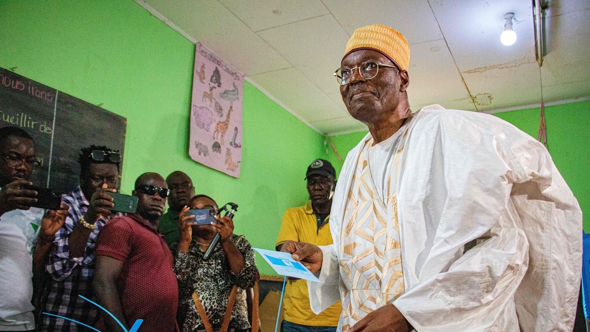 Tchiroma Bakary erklærer siger i Kamerun sitt presidentval