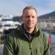 Hans Ludvig Andreassen / NRK en mann som står foran en marina