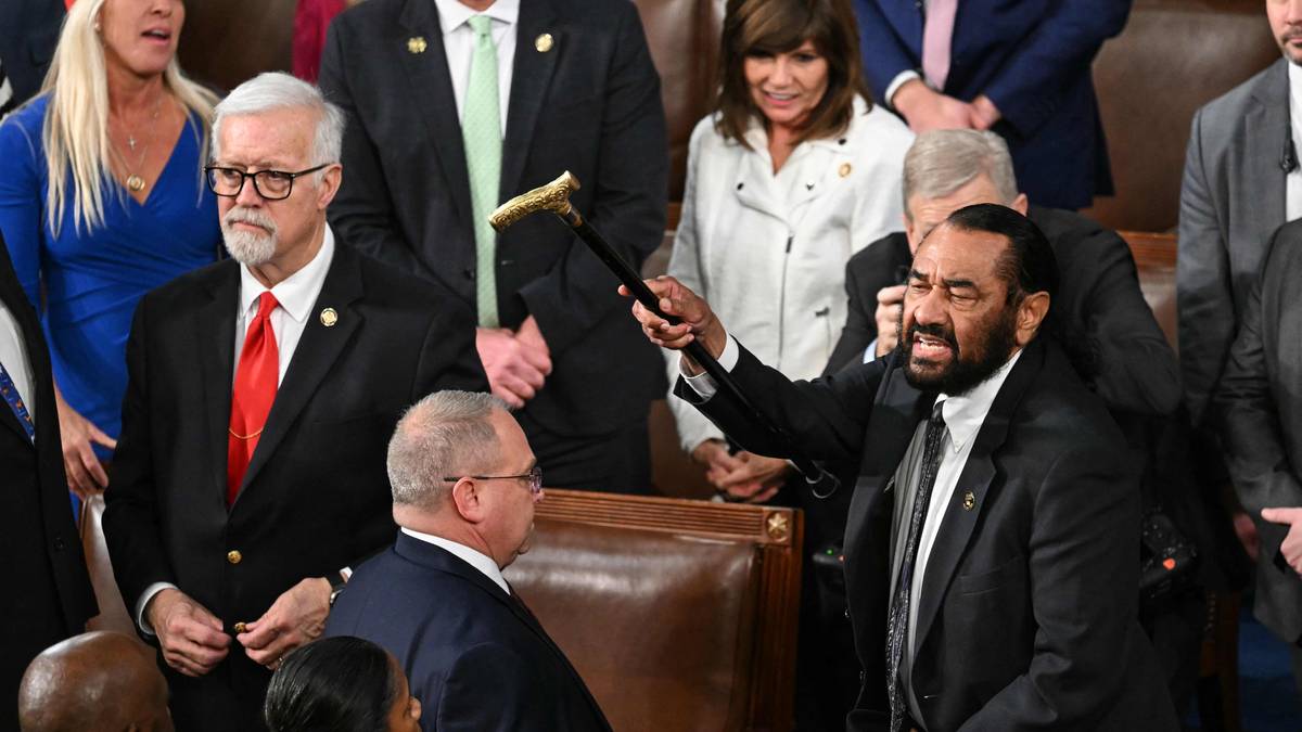 Kongressmedlem kastet ut under Trumps tale