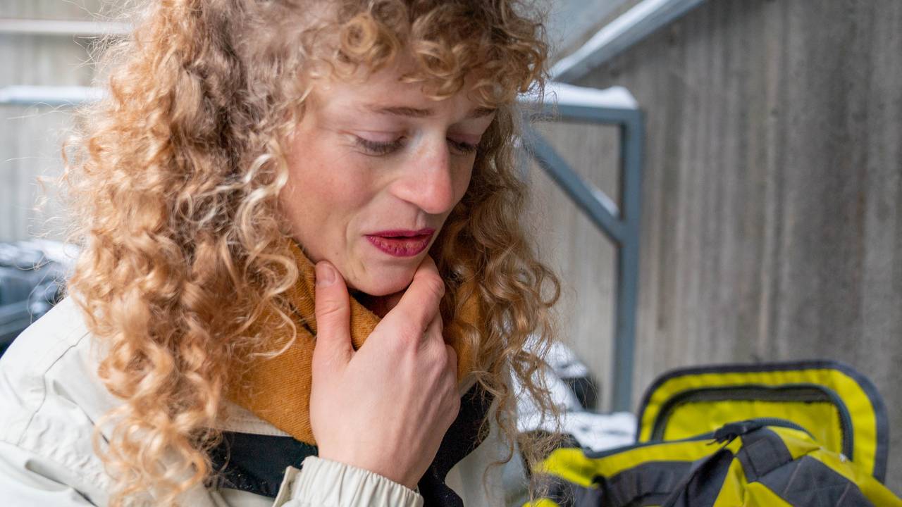 Margit Fausko finner spiselig mat i søpla utenfor dagligvarebut