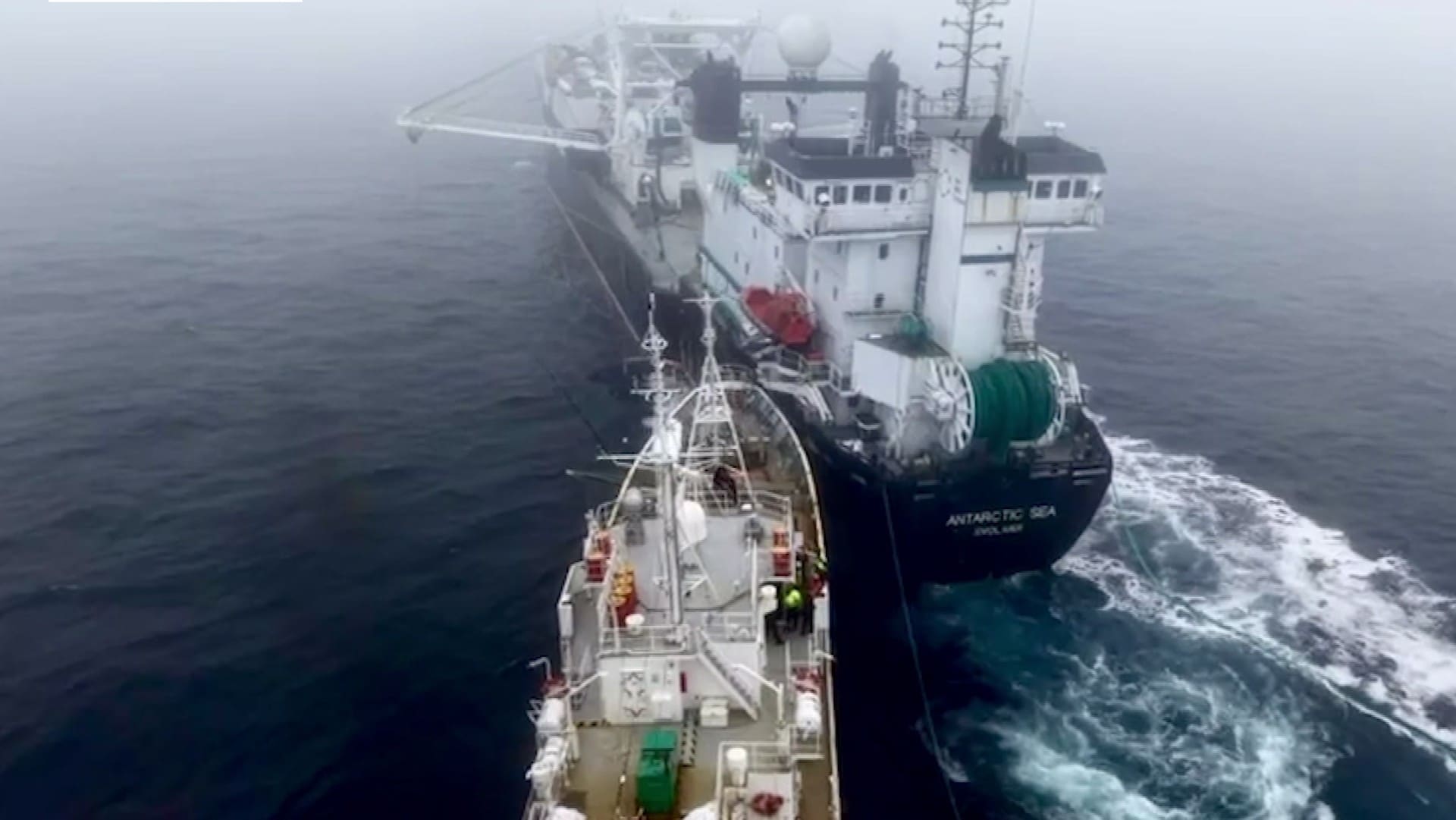 Norsk fiskefartøy påkjørt av miljøaktivister i Antarktis