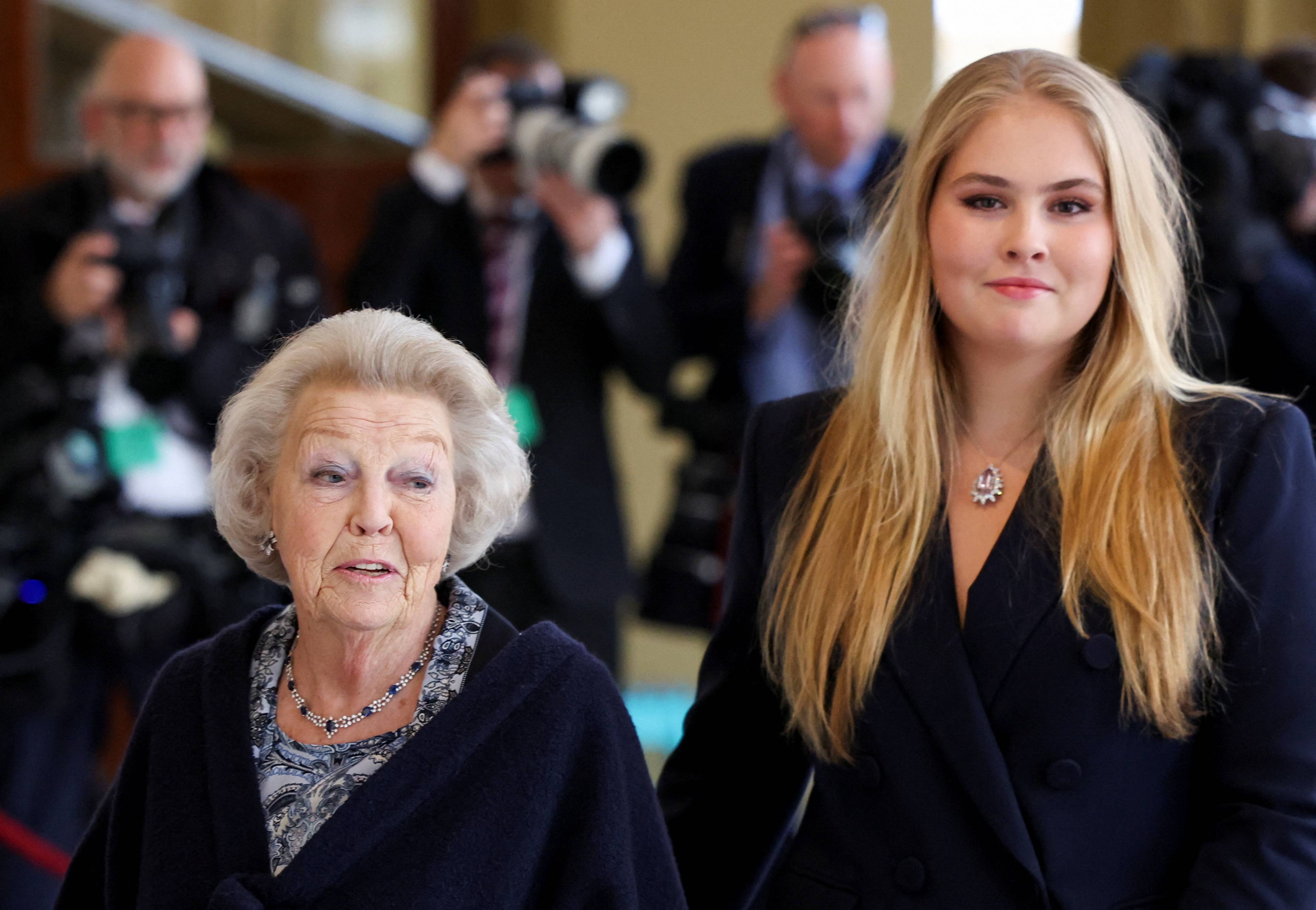 Prinsesse Beatrix og prinsesse av Oranien (og tronarving) Catharina-Amalia av Nederland.