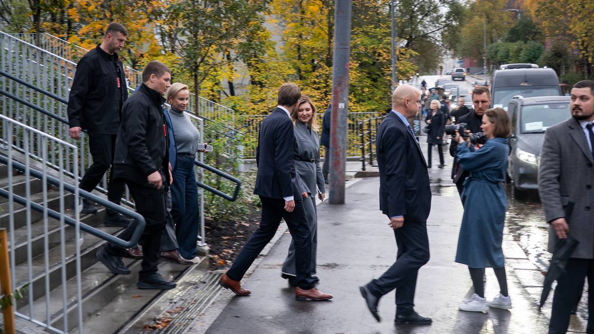 Ukrainas presidentfrue dukket opp på Oslo-skole