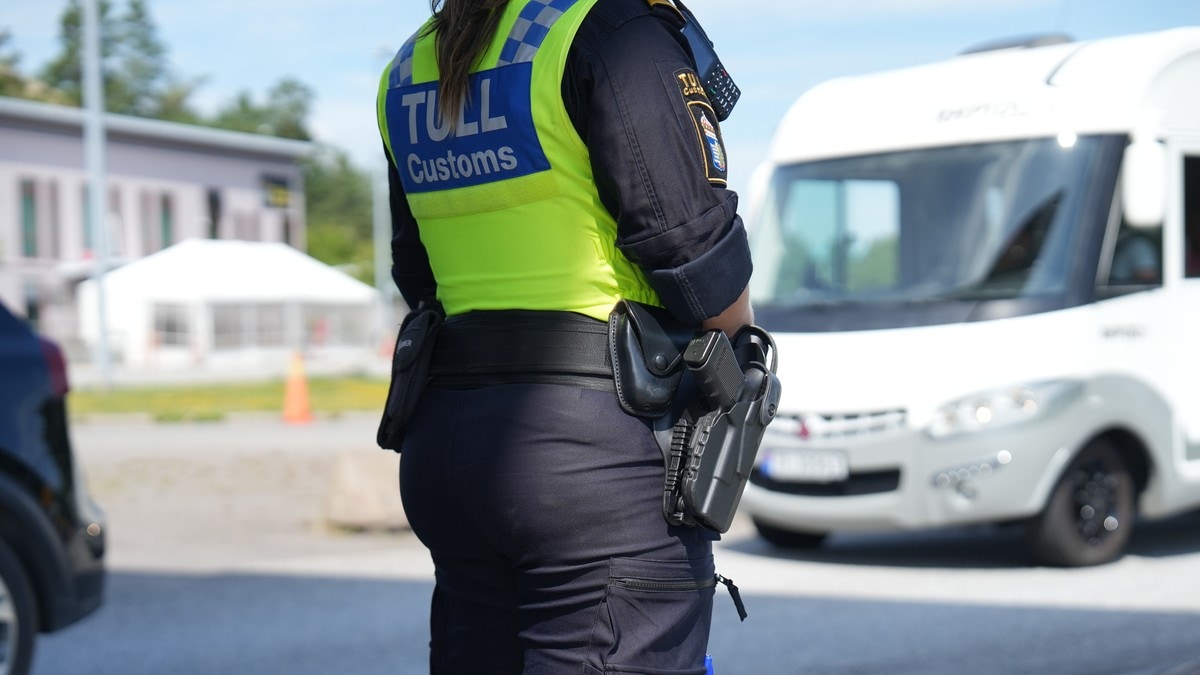 NRK nyheter: Svenske tollere bevæpnet: Kan ikke forfølge kriminelle