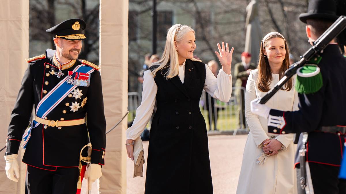 Kronprinsfamilien på oppdrag sammen