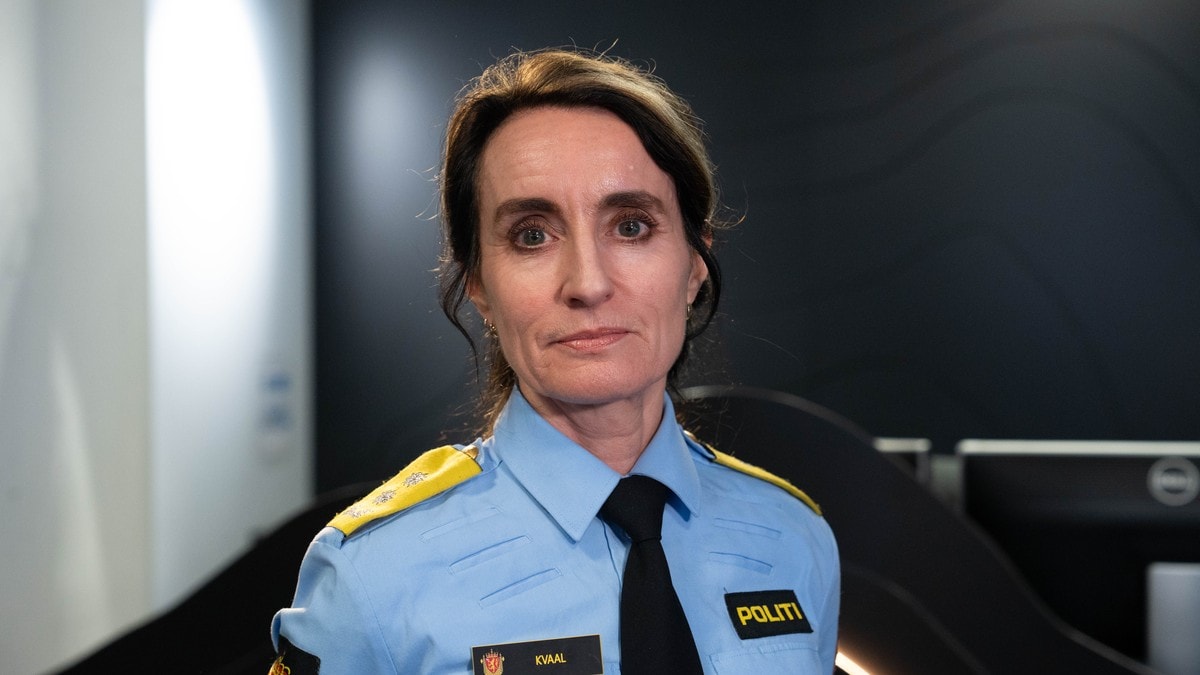 Politimester Ane Kvaal i Vest politidistrikt i politiuniform FOTO: Nina Kausland/NRK