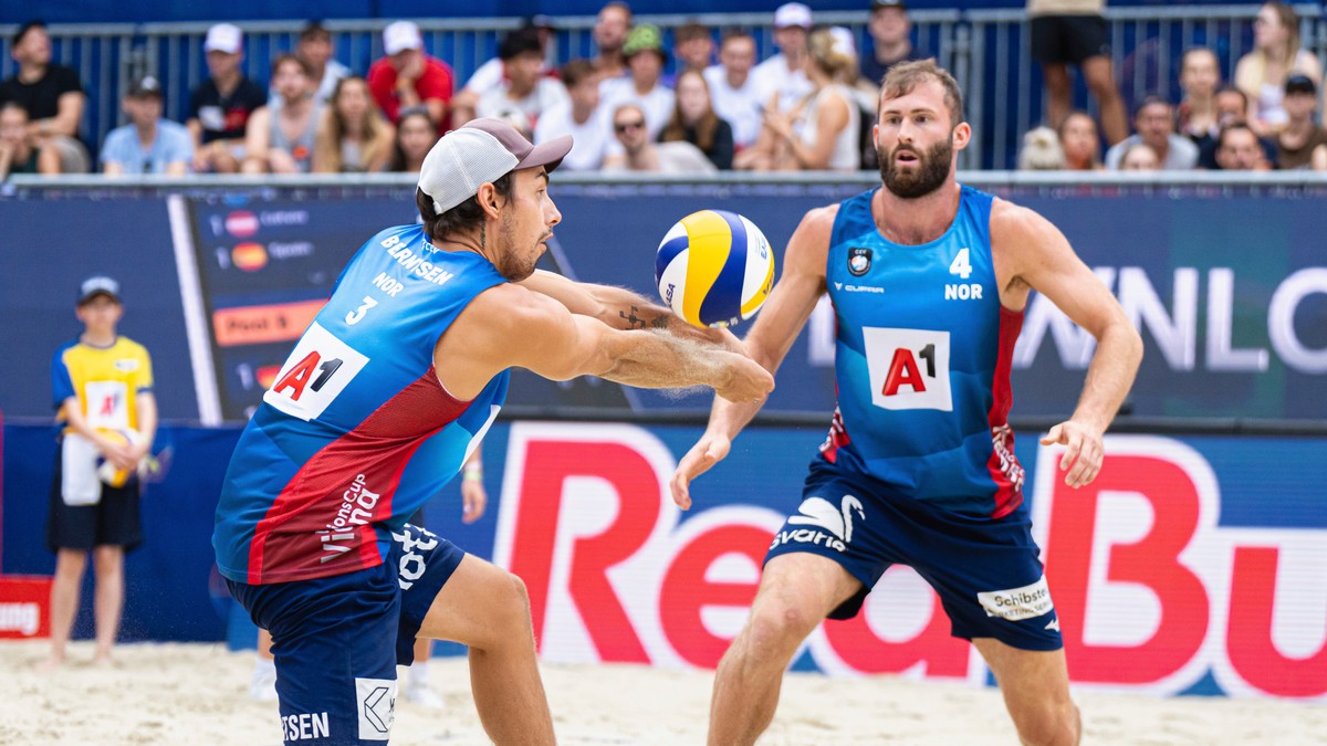 Storspill av norske sandvolleyballoutsidere i Sør-Afrika – klare for semifinale på verdenstouren