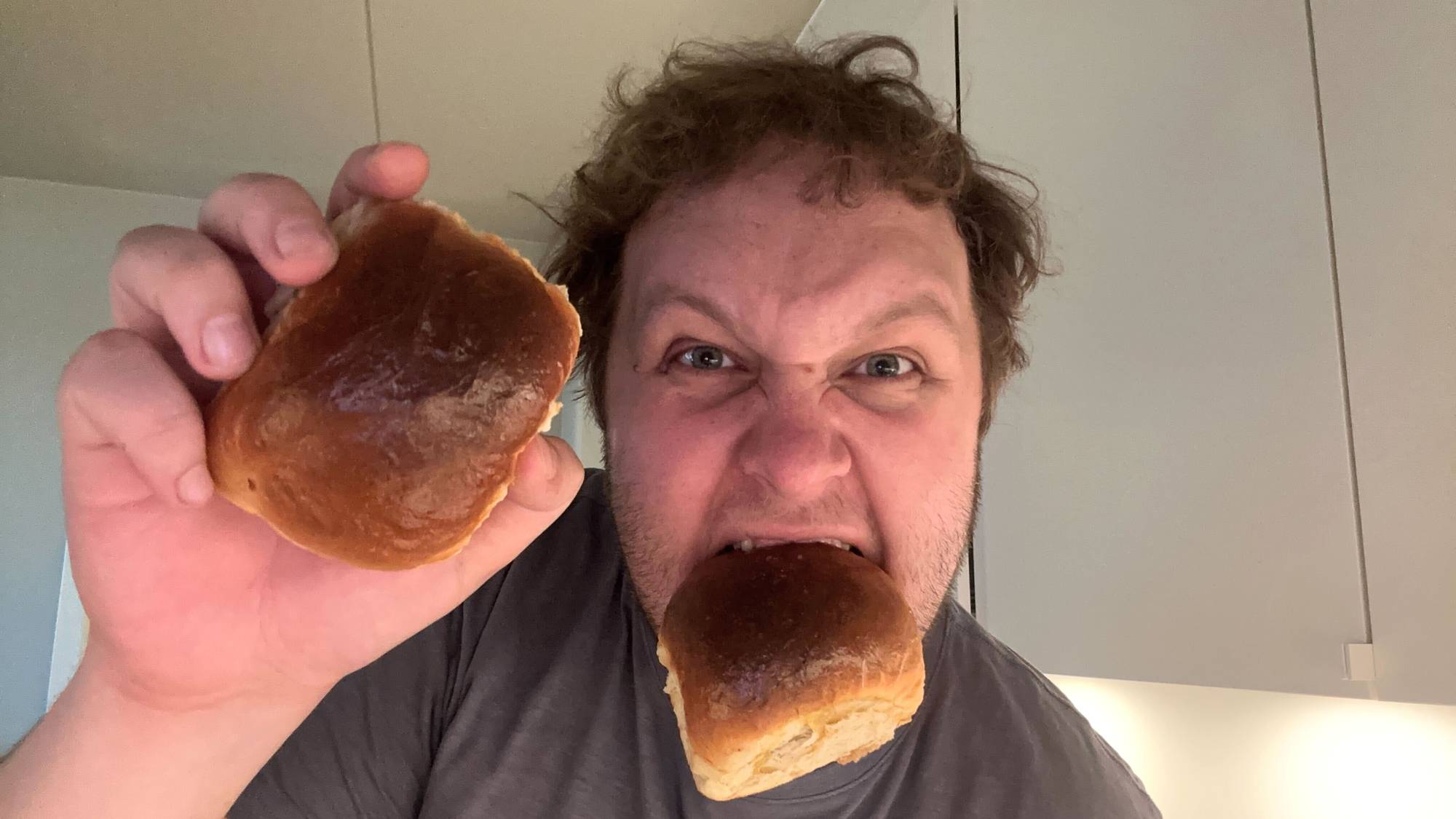 Jonas Bergløv med boller