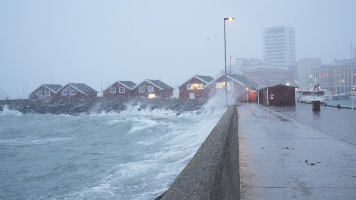 Uv&aelig;r skaper store utfordringer i trafikken i Nordland