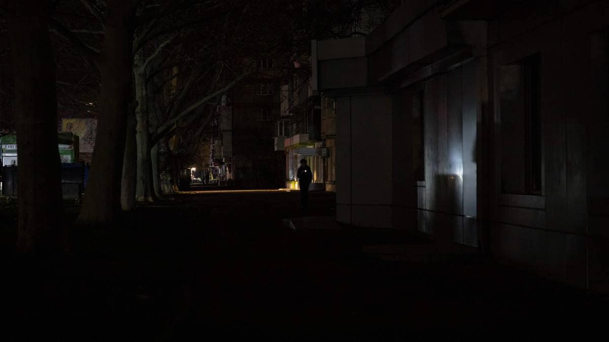 Flere steder i Ukraina er mørklagt etter massive droneangrep