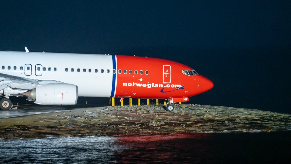 Norwegian-fly skled av rullebanen i Molde, ingen skadet