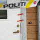 Even Bjøringsøy Johnsen / NRK En dobbeltplombert dør bak Politi-sperreteip