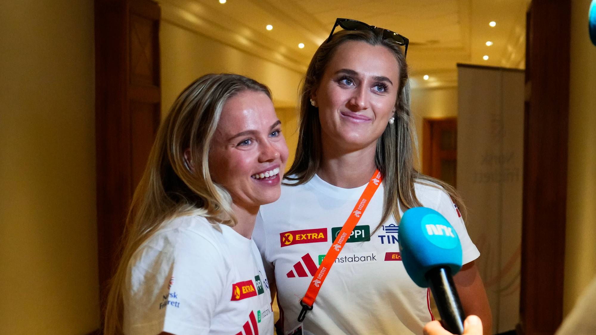 Andrea Rooth (t.v) og Hedda Kronstrand Kvalvåg