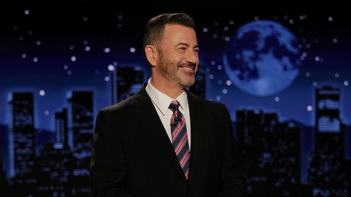 Jimmy Kimmel tatt av lufta etter regjeringspress, så gjeninnsatt