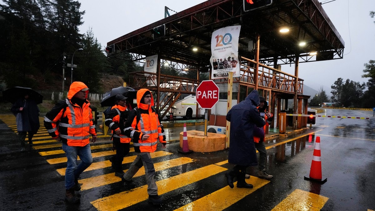 Redningsarbeidere nærmer seg innesperrede gruvearbeidere i Chile