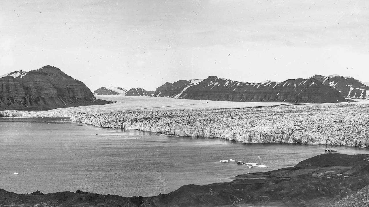 Bilde av tempelfjorden med isbre
