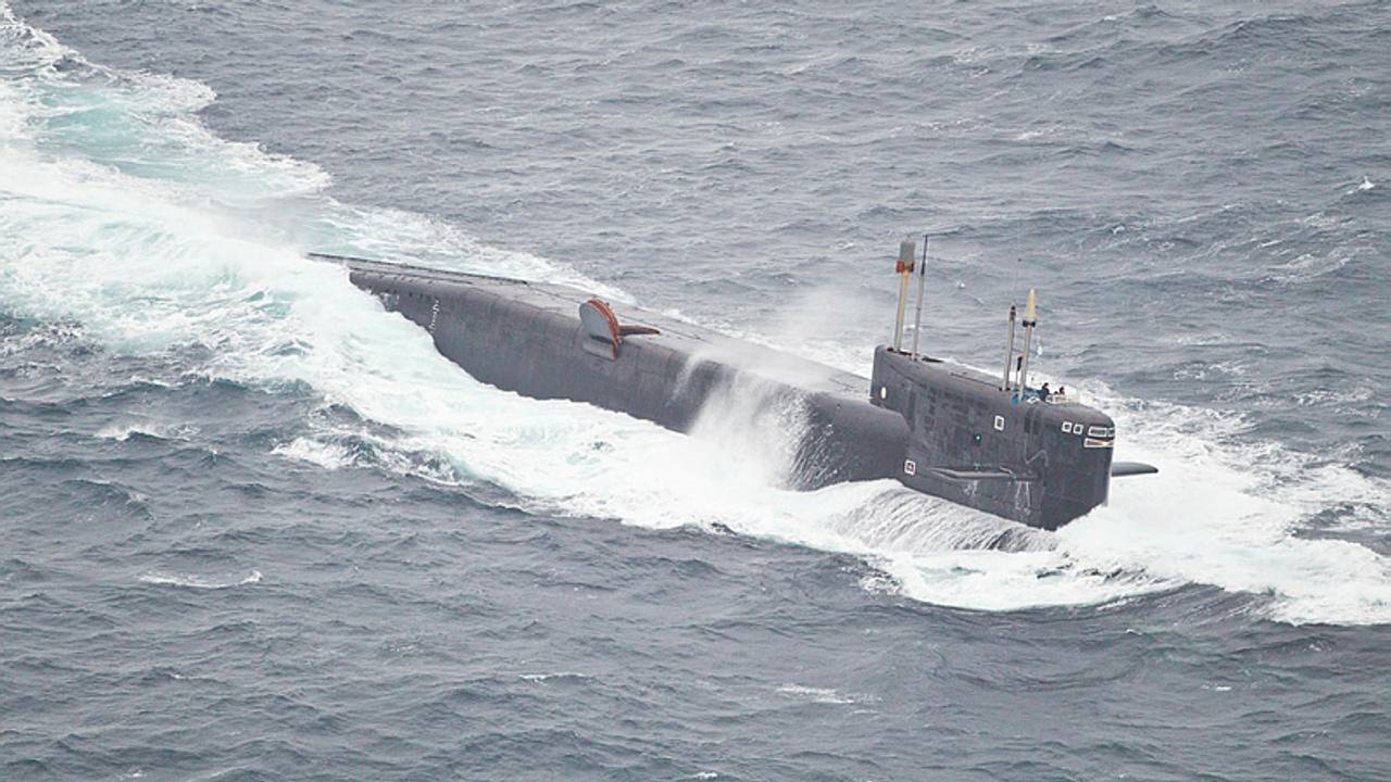 En russisk Delta IV ubåt i internasjonalt farvann i Barentshavet / Russian submarine in Barentsea