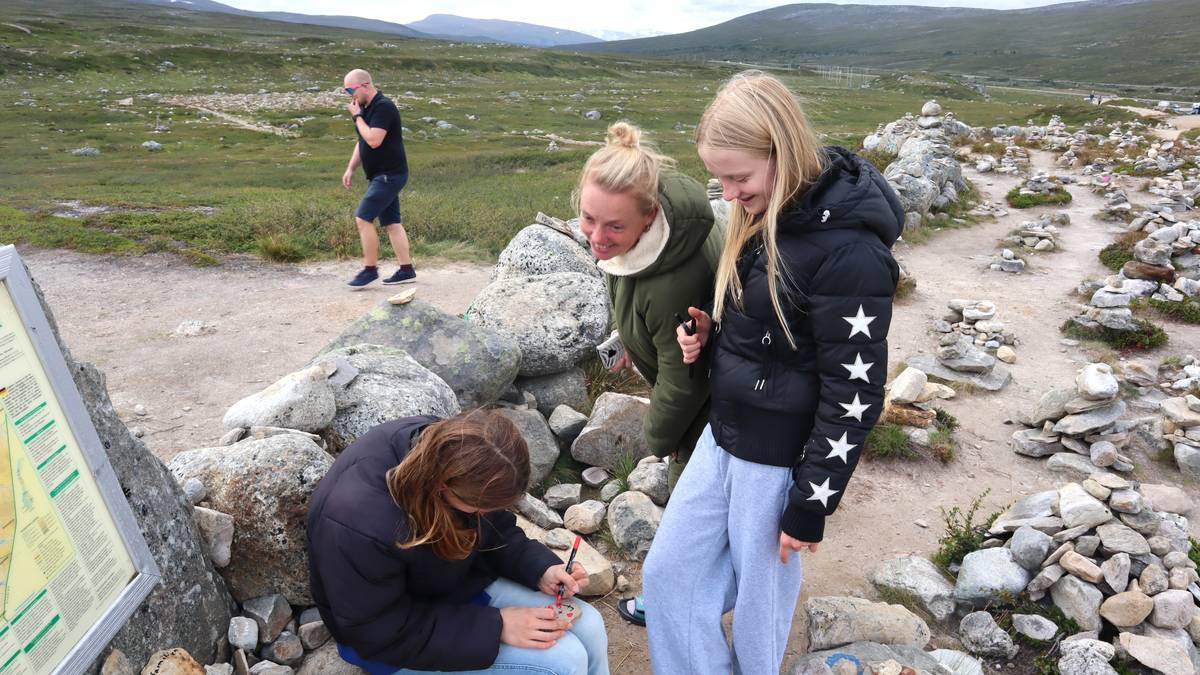 Nederlandsk turist: – Bygger varde til minne om mamma