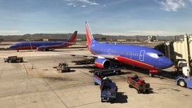 A Southwest plane is seen at the airport in Phoenix - Foto: Lucy Nicholson/Reuters