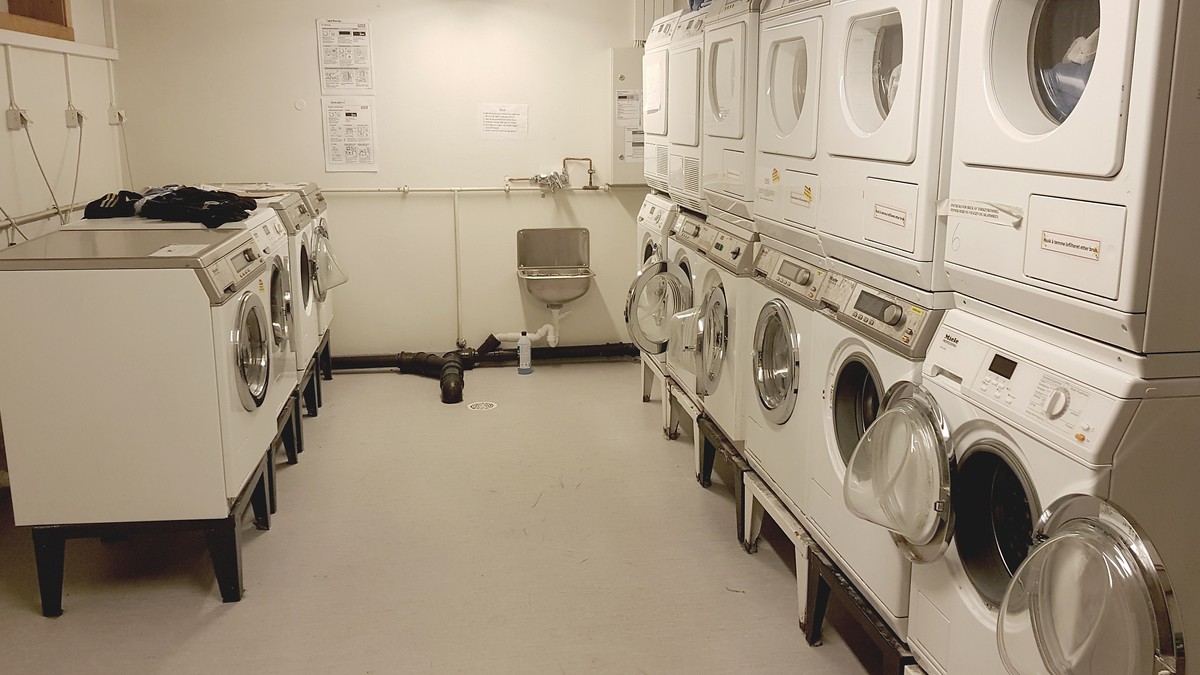 170 soldater deler fem vaskemaskiner: – Har fått fotsopp, brennkopper og skabb