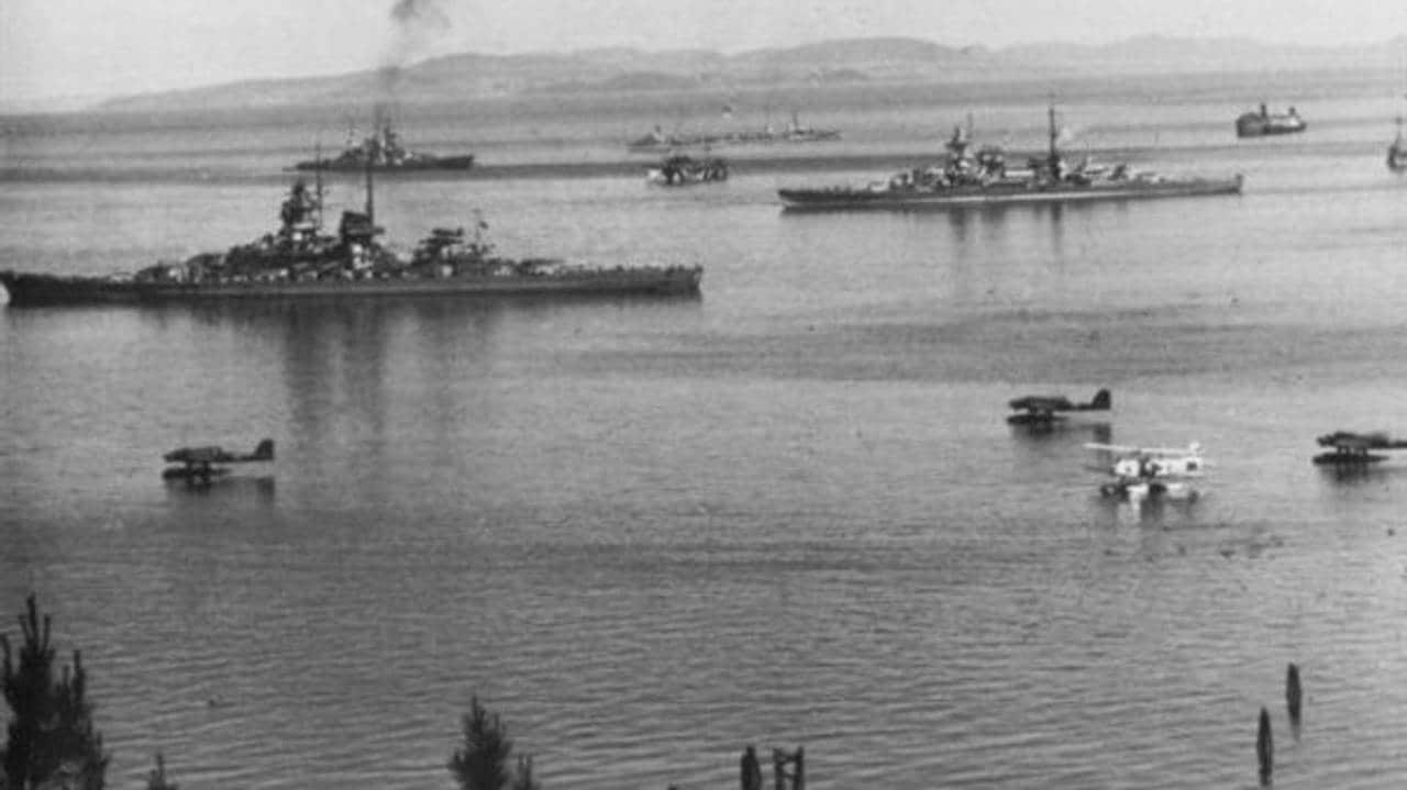 Tyske krigsskip i havna i Trondheim, juni 1940