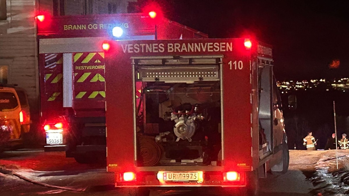 Brann i Vestnes - faren for spreiing til naboar skal vere over