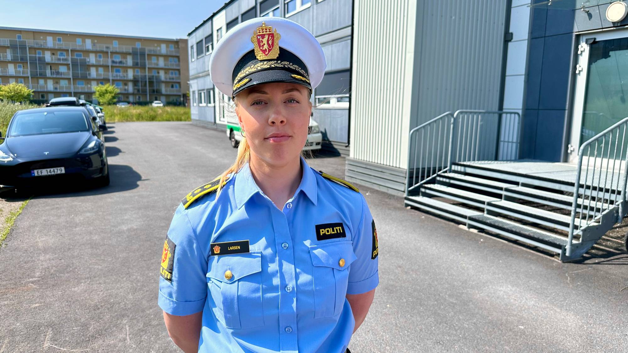 Portrett av uniformert politiadvokat